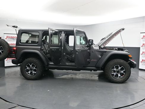Used 2022 Jeep Wrangler Unlimited Rubicon w/ LED Lighting Group AWD/4WD image 42
