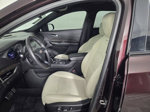 Used 2020 Cadillac XT4 Sport w/ Driver Assist Package FWD image 8