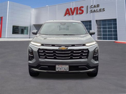 Used 2025 Chevrolet Equinox LT image 2