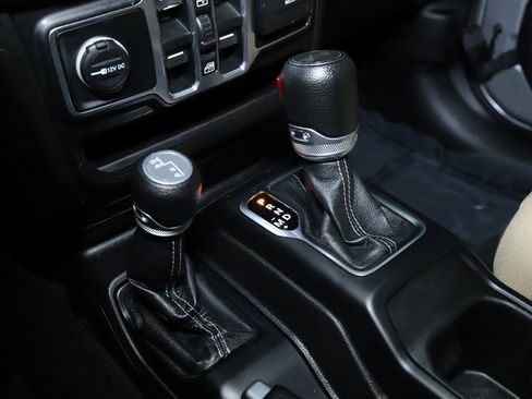 Used 2021 Jeep Wrangler Unlimited Sahara image 31