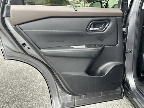 Certified 2023 Nissan Rogue SL w/ SL Premium Package image 23