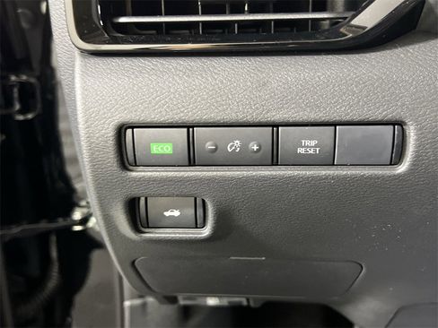 New 2025 Nissan Sentra SV w/ SV Premium Package image 20