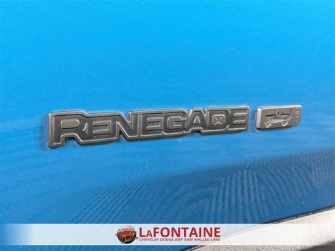 Used 2021 Jeep Renegade Latitude w/ Sun & Sound Group image 10