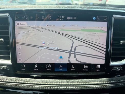 Used 2022 Chrysler Pacifica Limited w/ Uconnect Theater Family Group FWD image 20