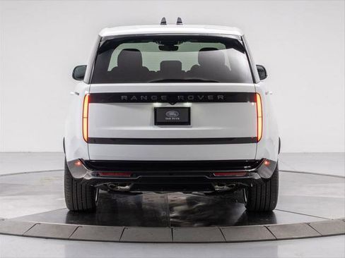 New 2025 Land Rover Range Rover SE image 4