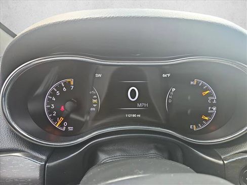 Used 2018 Jeep Grand Cherokee Laredo image 14