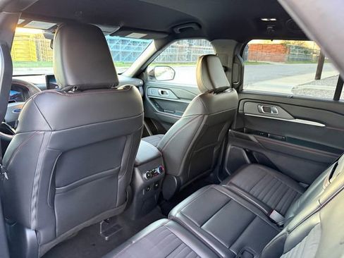 Certified 2025 Ford Explorer ST-Line w/ Premium Package image 4