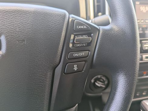 Used 2025 Nissan Frontier SV AWD/4WD image 14