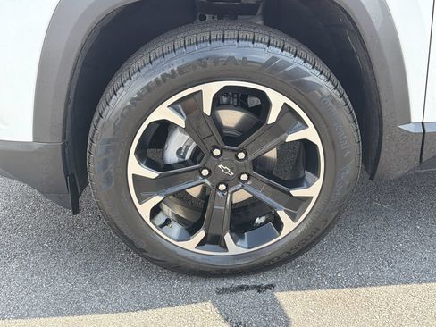 Used 2026 Chevrolet Equinox LT w/ Convenience Package II FWD image 34