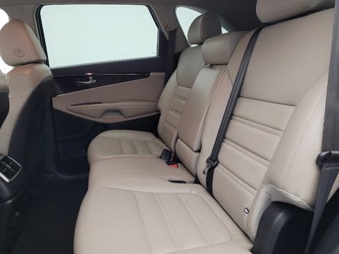 Used 2019 Kia Sorento EX image 18