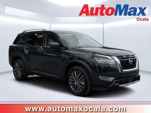 Used 2024 Nissan Pathfinder SL w/ SL Premium Package AWD/4WD image 1