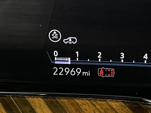 Used 2024 Cadillac Escalade Sport Platinum w/ LPO, ONYX Package image 16