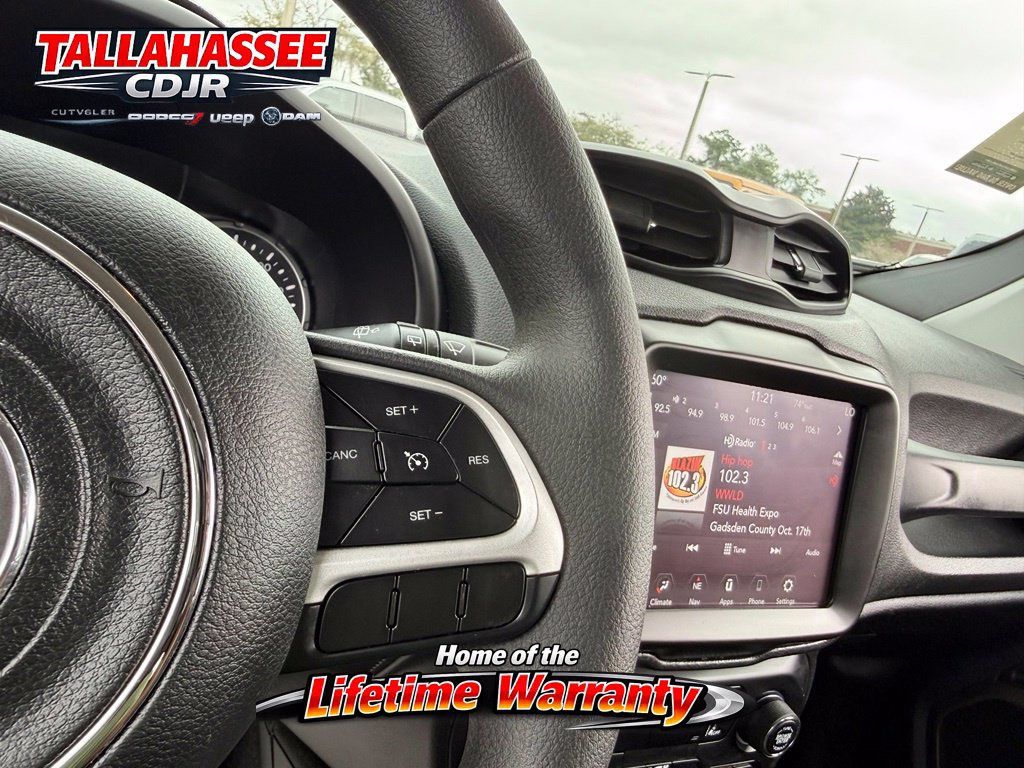 Used 2023 Jeep Renegade Latitude AWD/4WD image 23