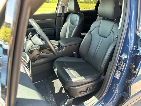 Used 2025 Kia Sorento EX w/ Panoramic Sunroof Package FWD image 11