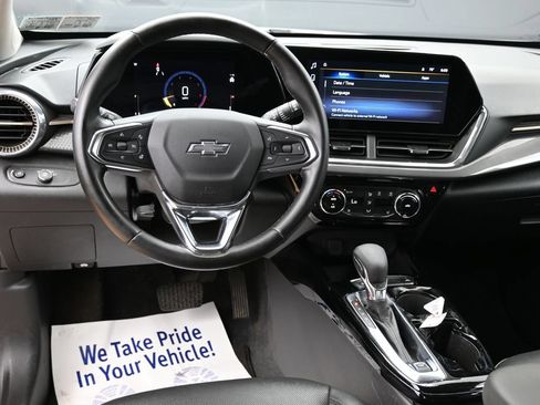 Used 2025 Chevrolet Trax ACTIV FWD image 29