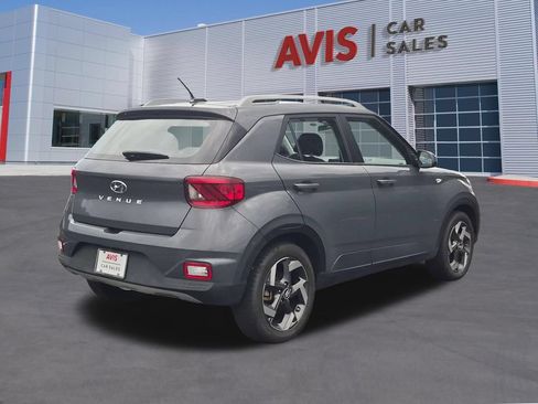 Used 2025 Hyundai Venue SEL FWD image 6