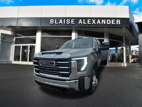 New 2026 GMC Sierra 3500 SLT w/ SLT Convenience Package image 8