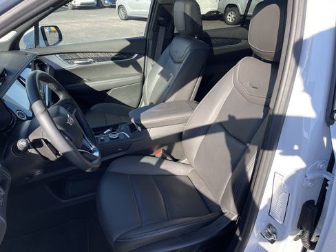 Used 2025 Cadillac XT6 Premium Luxury image 20