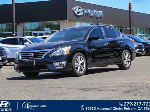 Used 2015 Nissan Altima 2.5 SV FWD image 1