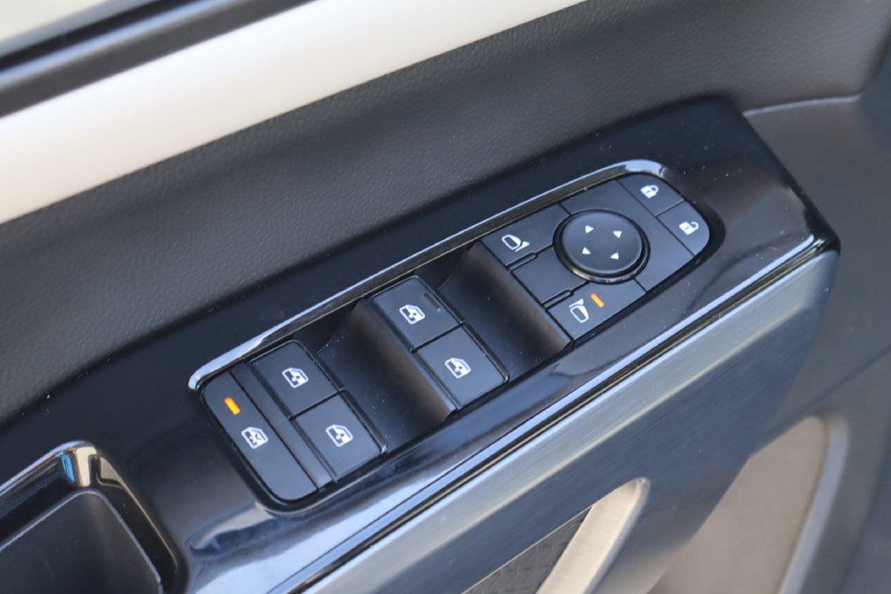 Used 2026 Nissan Pathfinder SL FWD image 22