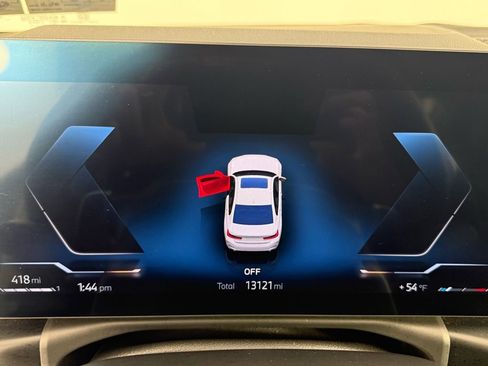 Certified 2025 BMW 330i xDrive Sedan w/ Convenience Package image 10