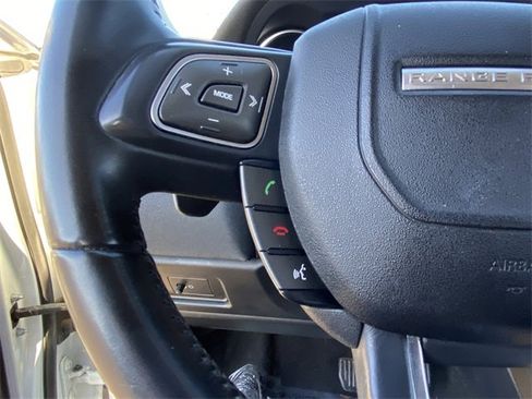Used 2019 Land Rover Range Rover Evoque SE image 8