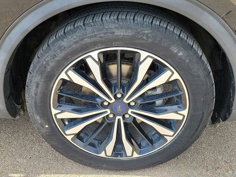 Used 2021 Ford Escape SE w/ SE Sport Appearance Package image 7