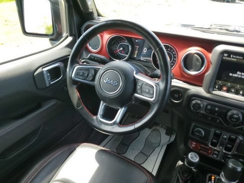 Used 2021 Jeep Gladiator Rubicon w/ Dual Top Group AWD/4WD image 18