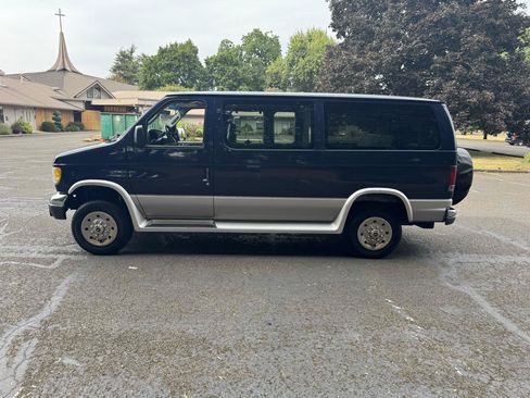 Used 2003 Ford E-350 and Econoline 350 XLT RWD image 8