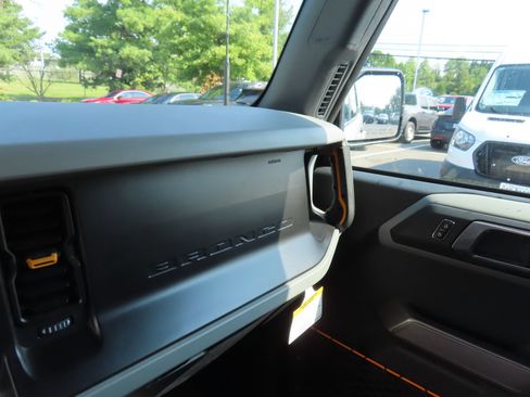 Used 2023 Ford Bronco Badlands AWD/4WD image 26