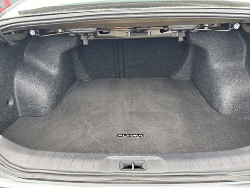 Used 2025 Nissan Altima 2.5 SV FWD image 24