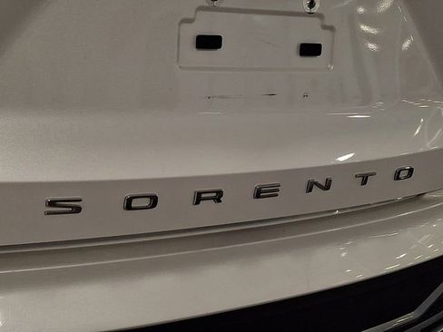 Used 2021 Kia Sorento S image 29