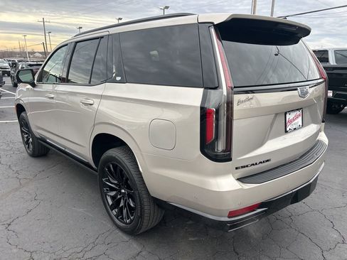 Used 2024 Cadillac Escalade Sport Platinum w/ LPO, ONYX Package image 7