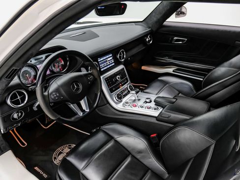 Used 2011 Mercedes-Benz SLS AMG Coupe image 2