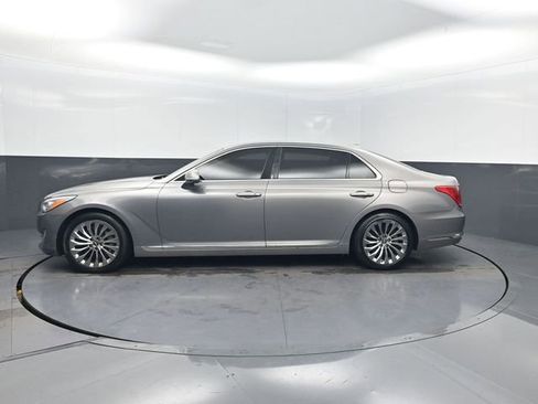 Used 2018 Genesis G90 3.3T Premium RWD image 3