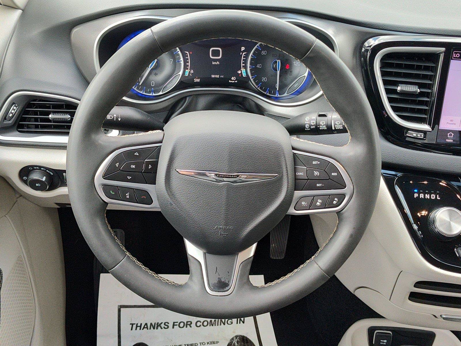 Used 2024 Chrysler Pacifica Touring-L FWD image 18