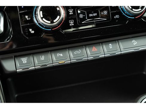 New 2026 GMC Sierra 2500 AT4 w/ AT4 Premium Plus Package AWD/4WD image 29