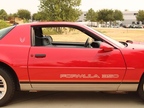 Used 1988 Pontiac Firebird Formula RWD image 38