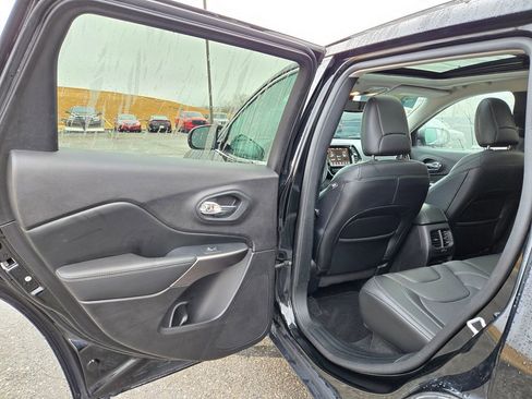 Used 2020 Jeep Cherokee Limited image 28