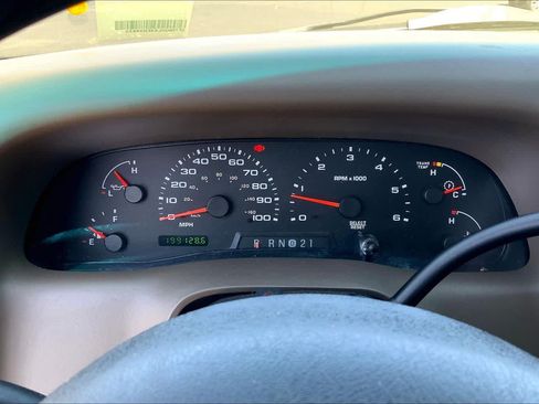 Used 2004 Ford F250 XL RWD image 25