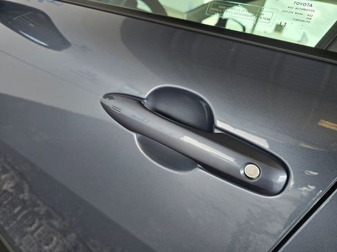 Used 2025 Toyota Corolla Cross LE FWD image 29