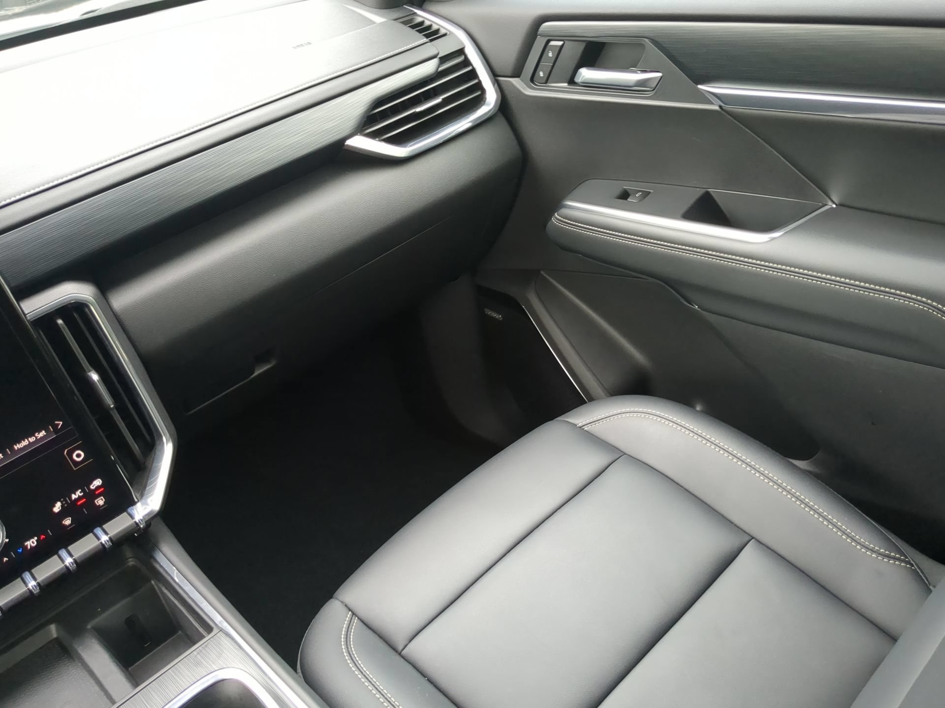 Used 2026 GMC Acadia Elevation w/ Elevation Premium Package FWD image 53