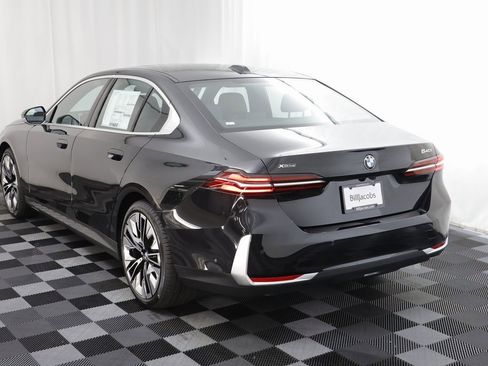 New 2026 BMW 540i xDrive w/ Premium Package image 16