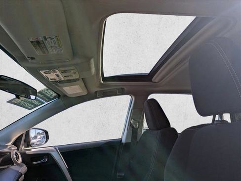 Used 2015 Toyota RAV4 XLE image 16