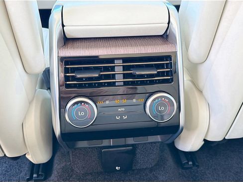 New 2025 Land Rover Range Rover SE image 13