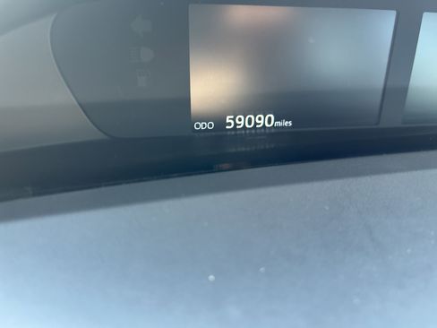 Used 2016 Toyota Prius Two FWD image 16