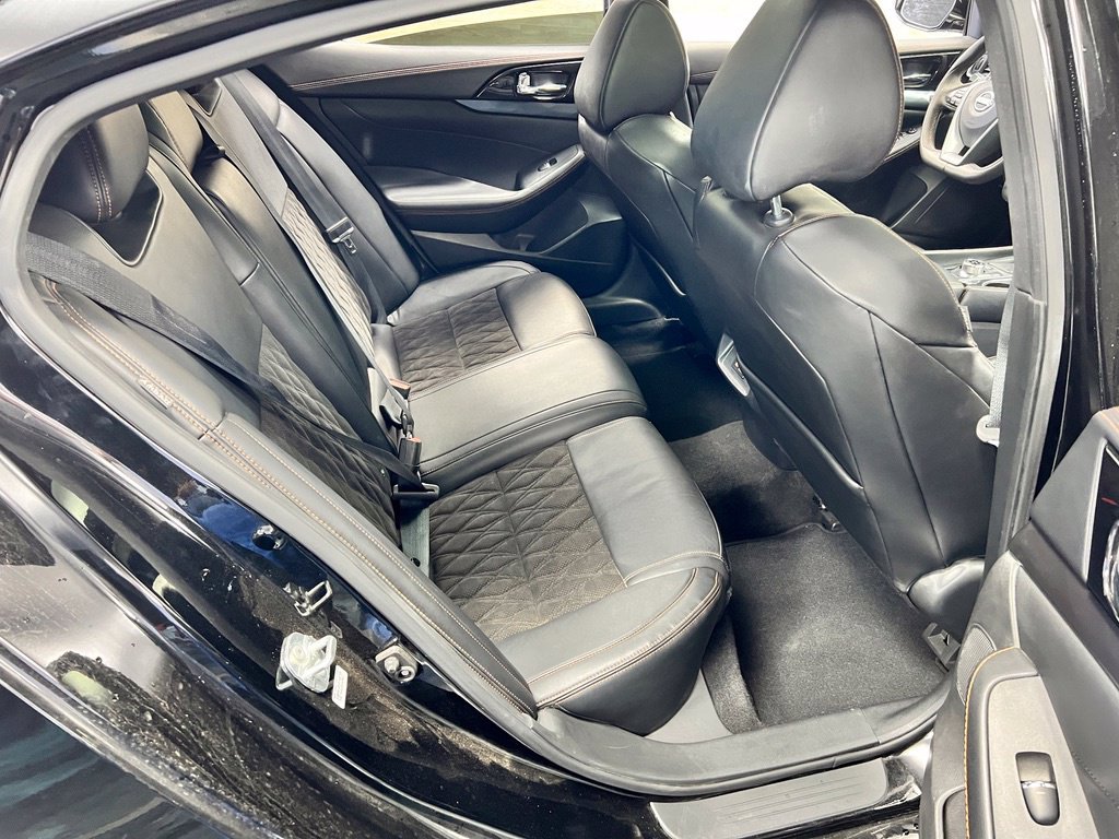 Used 2023 Nissan Maxima SR w/ Sport Mat Group FWD image 19