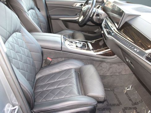 Used 2024 BMW X7 xDrive40i image 34