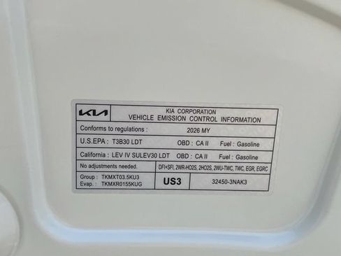 New 2026 Kia Carnival EX FWD image 32