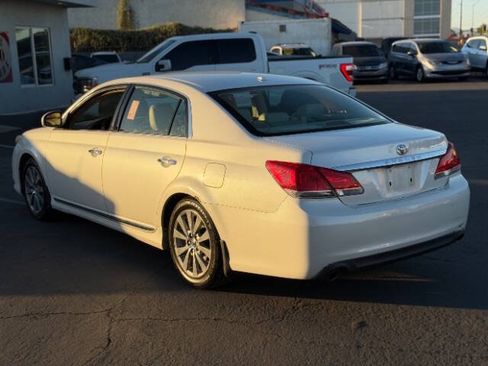 Used 2012 Toyota Avalon Limited FWD image 5